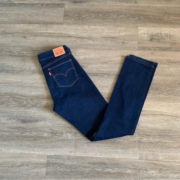 EUC Women Levi’s 712 slim size 30 dark denim jeans 031424 - Picture 2 of 9